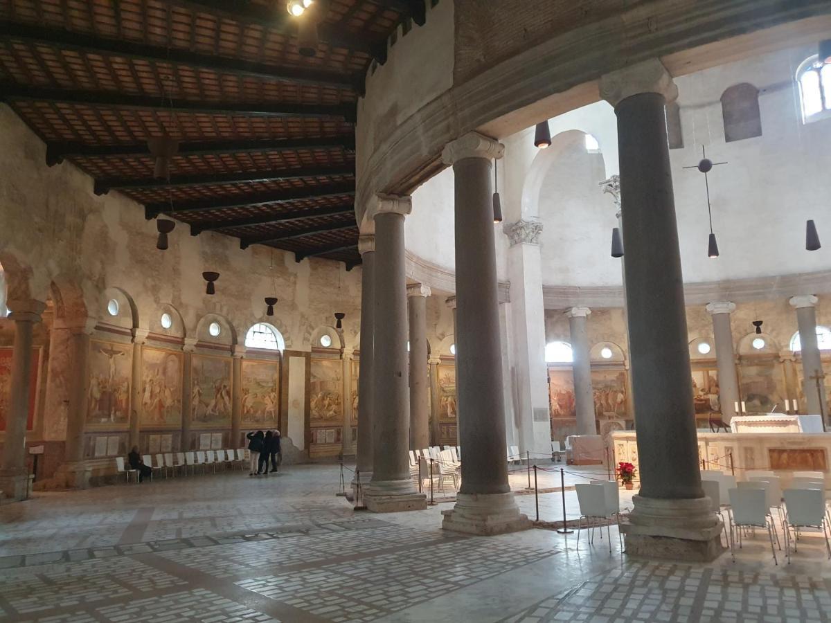 Mini Appartamento Colosseo Рим Екстериор снимка